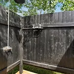 2 Bedroom Awesome In