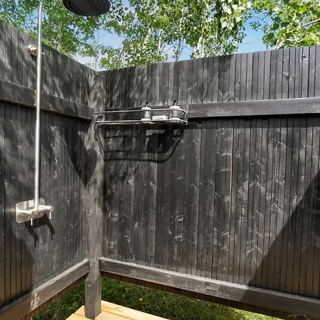 2 Bedroom Awesome In