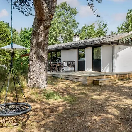 2 Bedroom Awesome In Feriehus *