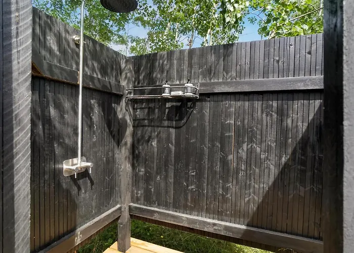 2 Bedroom Awesome In